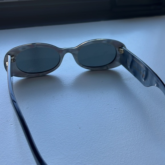 Oval Sunglasses - Picture 4 of 7